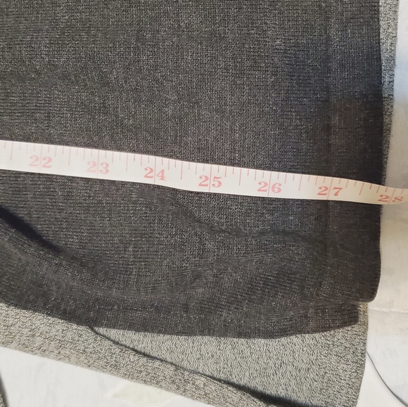 Karen Lessly Block Sweater - Picture 7 of 7